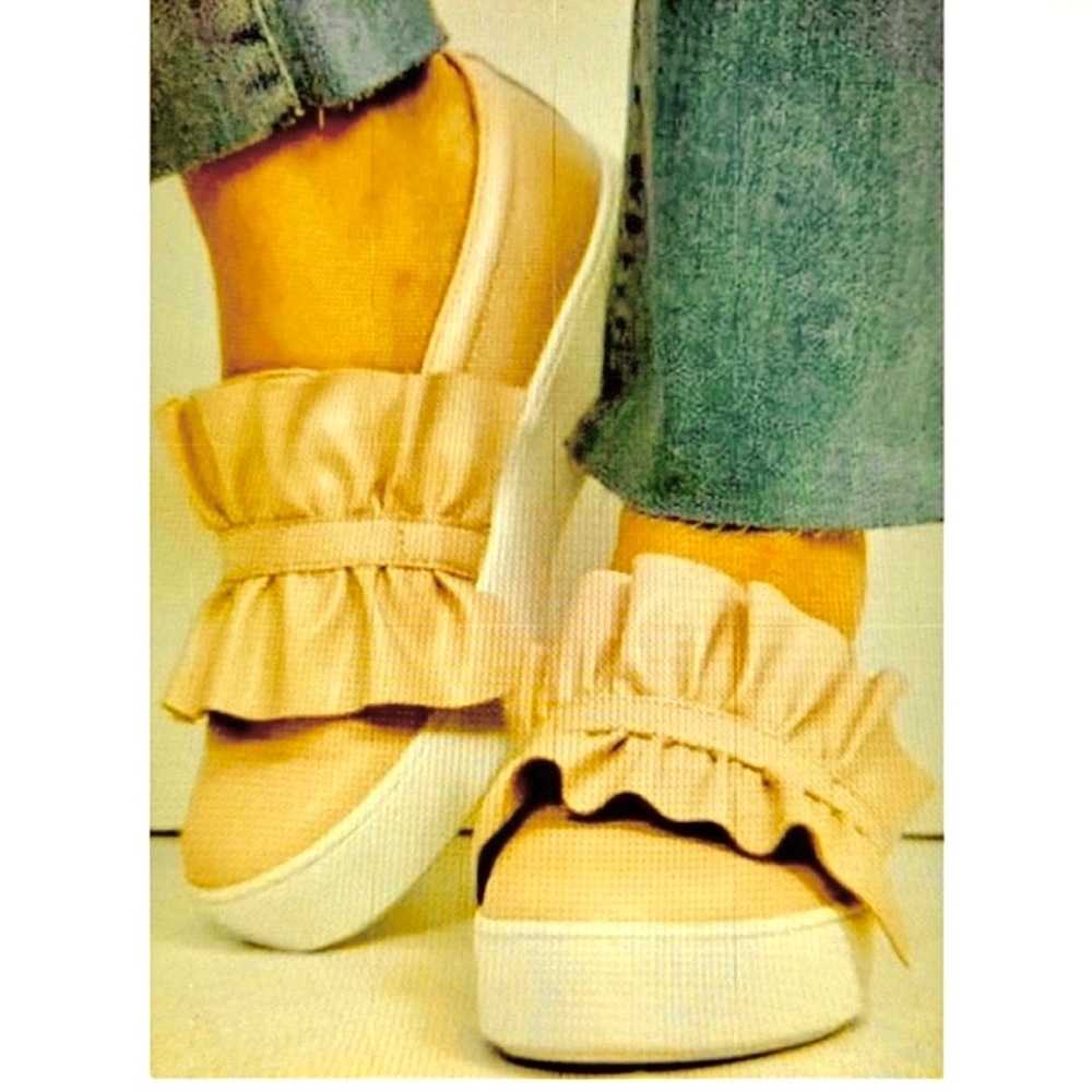 Michael Kors New Bella Sip on Ruffle Metallic Leather Platform Flats - Picture 16 of 17